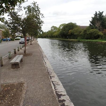 Single Room Only For One Adult Southall Exteriör bild