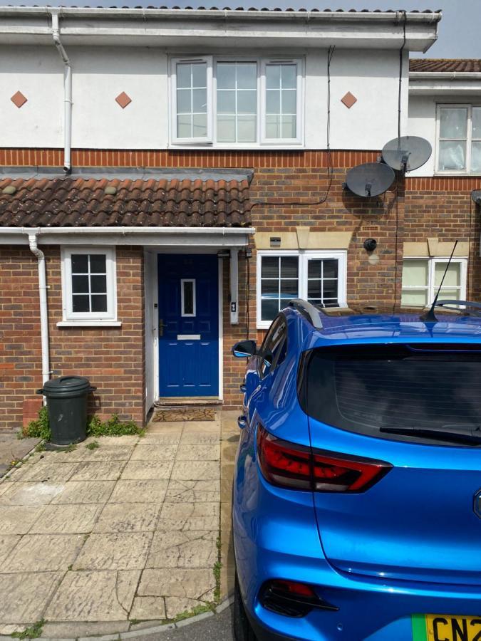 Single Room Only For One Adult Southall Exteriör bild